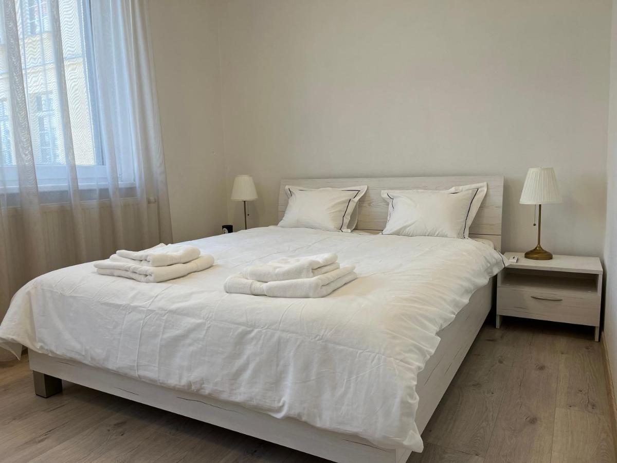 Elegant Escape Apartment II - City Centre براتسيلافا المظهر الخارجي الصورة
