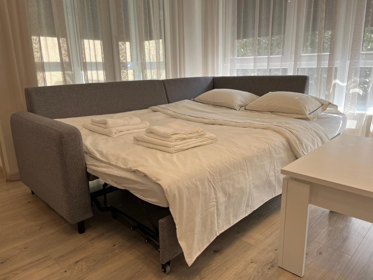 Elegant Escape Apartment II - City Centre براتسيلافا المظهر الخارجي الصورة